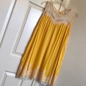 Beautiful sleeveless yellow dress with lace!